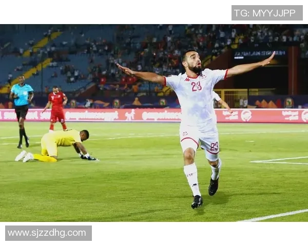 突尼斯足球明星及其在国际赛场上的辉煌表现与成就解析 突尼斯足球明星及其在国际赛场上的辉煌表现与成就解析