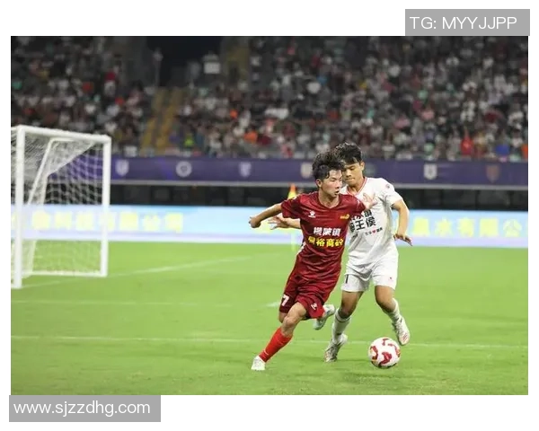 《球星集结挑战赛 足球巅峰对决展开极限竞技》